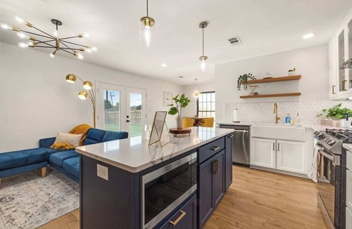 Richardson House | Bellini House/Modern 3BD Near Dallas