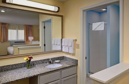 Omaha Hotel | Best Place to Stay in Nebraska! Onsite Pool, Free Breakfast, Pets Allowed