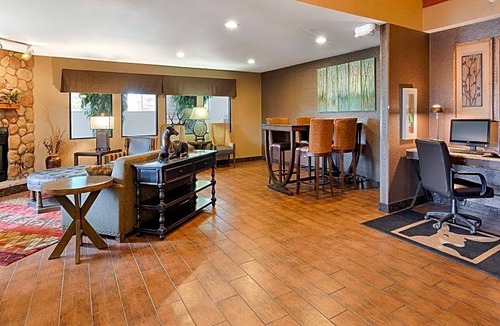 Craig Hotel | Best Western Plus Deer Park Hotel & Suites