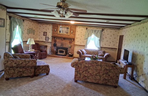 Iola House | Bike, Fish, Relax 3 BR Lakefront Ranch House