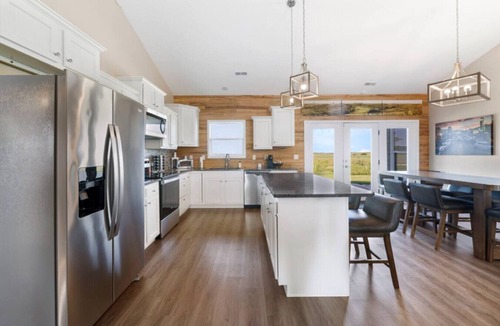 Manhattan House | Birdie Hideaway at Home Stay MHK