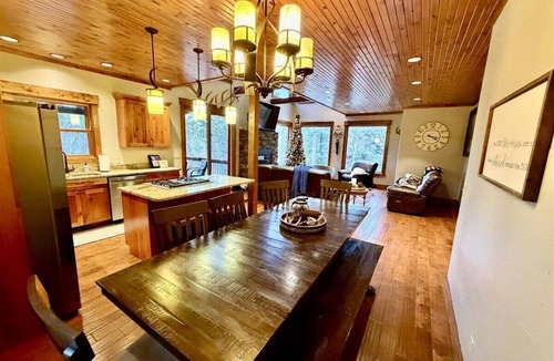 Deadwood Cabin | Blackhorn Lodge - Access to Pool!