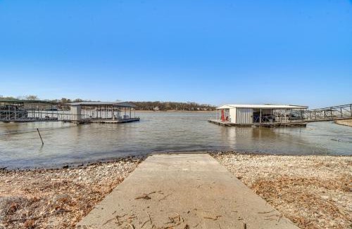 Afton House | Boat Ramp: Grand Lake O’ the Cherokees Retreat!