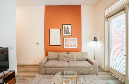 Evans Churchill Apartment | Boulevard Stays Modern Roosevelt Row Suite 1BR Pool Gym 3