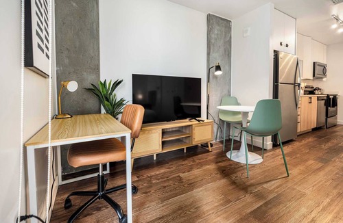 Evans Churchill Apartment | Boulevard Stays Modern Highrise STU Sky Pool, Gym 10