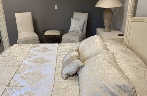 Joplin Apartment | Brand new quiet and secluded, upstairs apartment with full amenities and deck.