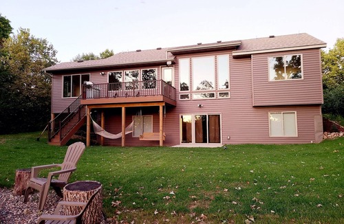 Richmond House | Breathtaking Views! Peaceful and Private!