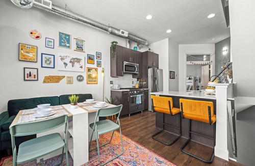 Curtis Park House | Bright 1BR + Office, Attached Garage & Fast WiFi