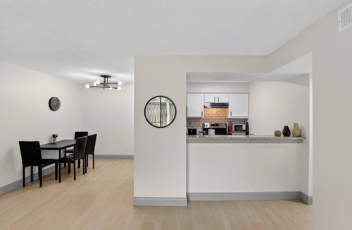 Lenexa Apartment | Bright 2BR apartment near Kansas City