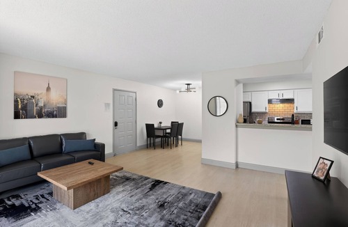 Lenexa Apartment | Bright 2BR apartment near Kansas City