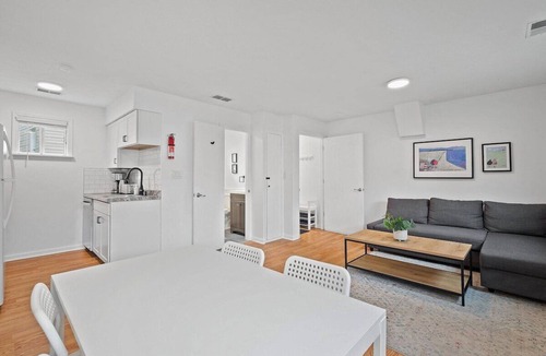 Pittsburgh Apartment | Bright and Quiet 1 Bedroom Apt in Millvale, Lawrenceville