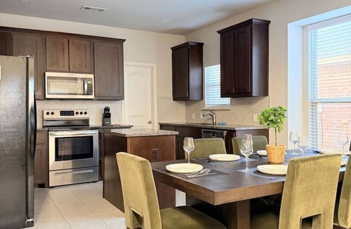 Denton House | Bright Open-Concept 4BR Home w/Huge Backyard