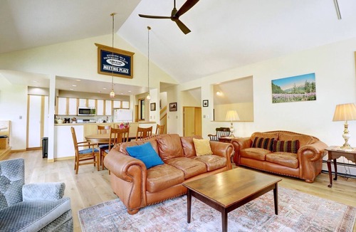 Keystone Cabin | Bright Retreat with New Equipped Deck in Dillon, Colorado