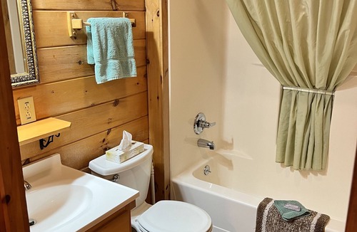 Keystone Cabin | Broken Boot Cabin #2, 5 miles from Mt Rushmore!