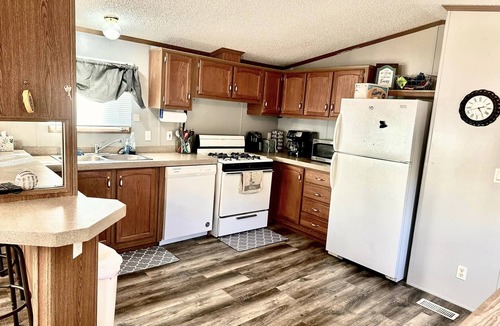 Garfield County Cabin | BUCKEL LODGE CALAMUS (Near Homestead Knolls Campground)