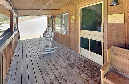Alto Cabin | Bugling Elk Cabinette: Studio + Mountain Views