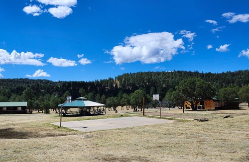 Alto Cabin | Bugling Elk Cabinette: Studio + Mountain Views