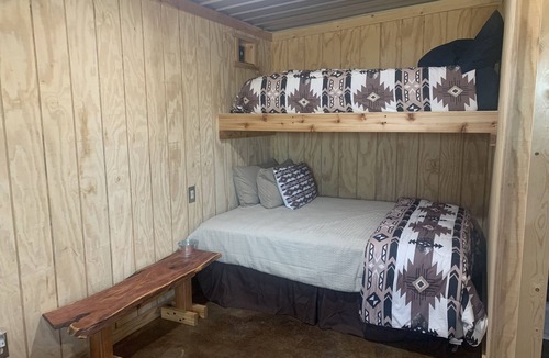 Blackwell House | BunkHouse, hunters home away from home