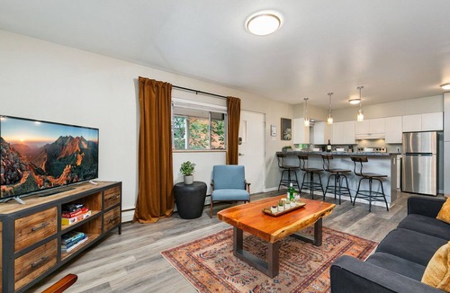 Old Town Condo | Butterscotch Suite | Old Town Stay w/Sunny Style