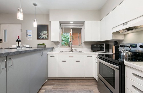 Old Town Condo | Butterscotch Suite | Old Town Stay w/Sunny Style