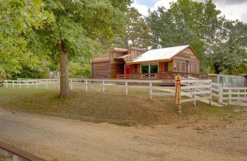 Lake Lafayette House | 'Byrd's Nest' Lake Lafayette Escape w/Fire Pit