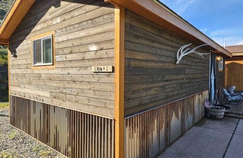 Jardine Cabin | CABIN 1- Secluded cabin 5 miles from the North entrance to Yellowstone.