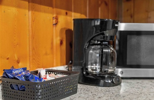 Estes Park Cabin | Cabin 21- Accessible Unit & King Bed