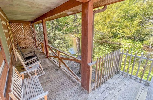 Cherokee Cabin | Cabin #3 - Riverfront w/Large Back Deck and more!