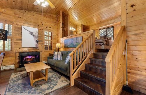 Estes Park House | Cabin 8-Cozy King Loft Cabin 5 Min to RMNP