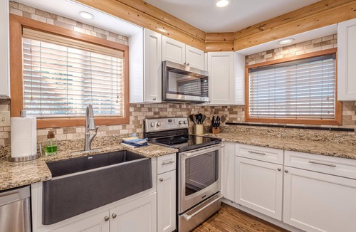 Grand Junction House | Cabin: Private Pool, Luxury Log Home