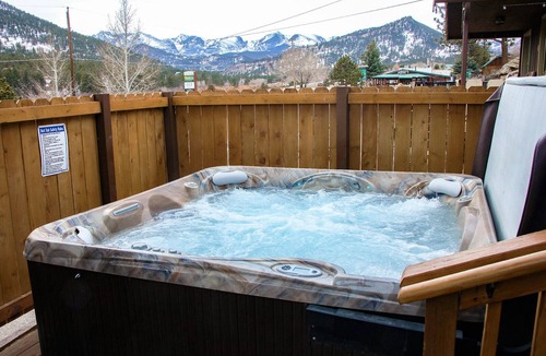 Estes Park Cabin | Cabin with Personal Hot Tub - Perfect for the Whole Family
