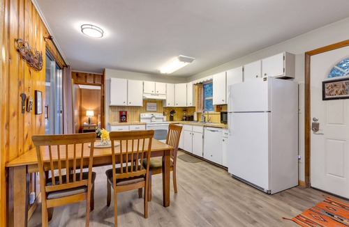 Estes Park Cabin | Cabin with Private Hot Tub and Mountain Views