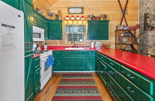 Red River Cabin | "Camp Griffin on The River" 5 * Cabin In The Woods-Riverfront-Fireplace-Pool Table
