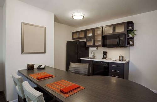 Thornton Hotel | Candlewood Suites Denver North - Thornton by IHG