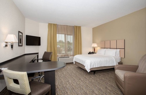 Manhattan Hotel | Candlewood Suites Manhattan, an IHG Hotel