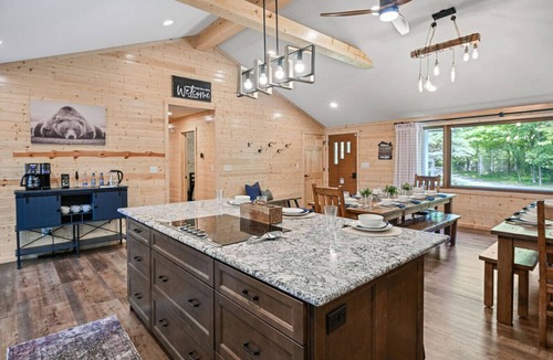 Eagle River House | Catfish Hideaway Estate