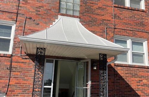 Joslyn Castle Apartment | Cathedral 7-New & Modern near UNMC