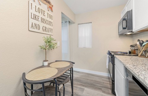 Wichita Apartment | Centrally Located Near Downtown W/In Unit W&D!