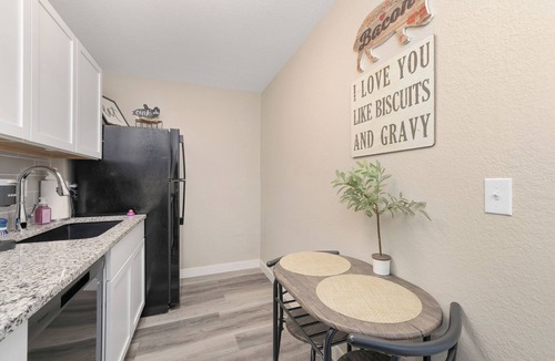 Wichita Apartment | Centrally Located Near Downtown W/In Unit W&D!