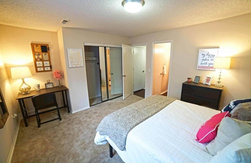 Lawrence Apartment | Charming 2-bedroom apartment with AC, fitness room in enjoyable Lawrence