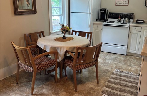 Bloomer Apartment | Charming 2-bedroom apartment in Bloomer,WI. On Lake Como.