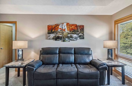 Chalco House | Charming 2-bedroom house in lovely Omaha with AC, WiFi.