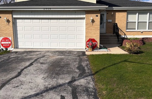 Forestview House | Charming 2-bedroom house with WiFi in peaceful Hazel Crest