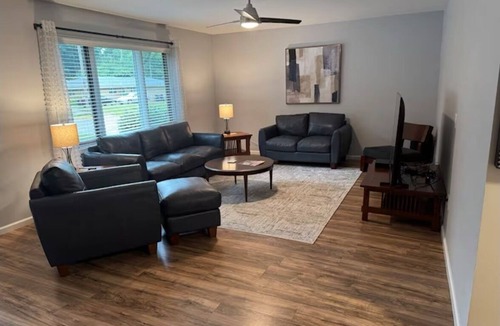 Manhattan House | Charming 2-bedroom within walking distance of Football, Basketball & Baseball.