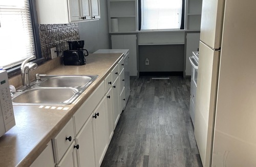 Hutchinson House | Charming 3-bedroom house in very quiet neighborhood with AC and WiFi.