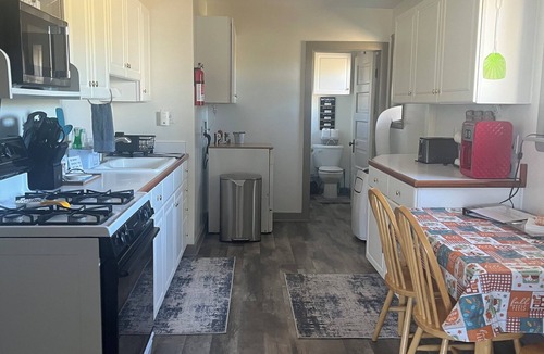 Oshkosh House | Charming 3-bedroom house in wonderful town of Oshkosh, family and pet friendly!