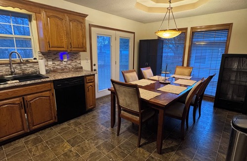 Blue Springs House | Charming 3-bedroom house in beautiful Blue Springs near Major international sporting event location