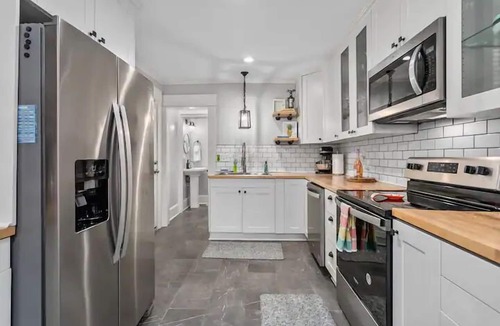 South Kansas City House | Charming 3BR Home in the Heart of Kansas City - Near MAJOR INTERNATIONAL SPORTING EVENT FanFest + Downtown KC!