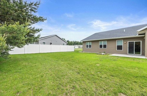 Plover House | Charming 3BR Plover Townhome w/Modern Comfort, Amenities & Style