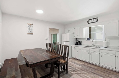 Lawrence House | Charming Cozy Hideaway | Fireplace & Gameroom